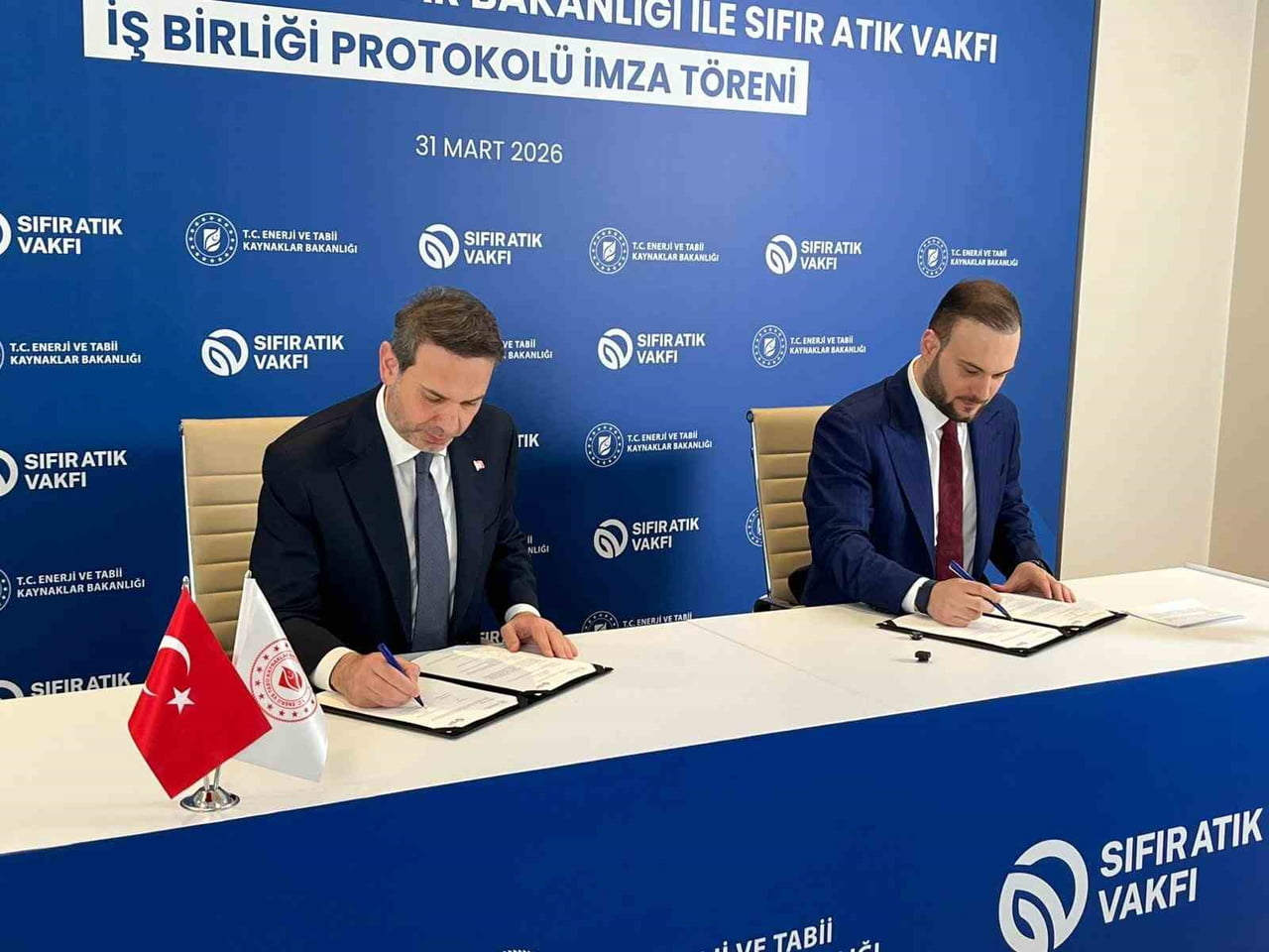 SIFIR ATIK VAKFI BAŞKANI VE COP31 YÜKSEK DÜZEYLİ İKLİM ŞAMPİYONU SAMED AĞIRBAŞ İLE ENERJİ VE TABİİ...