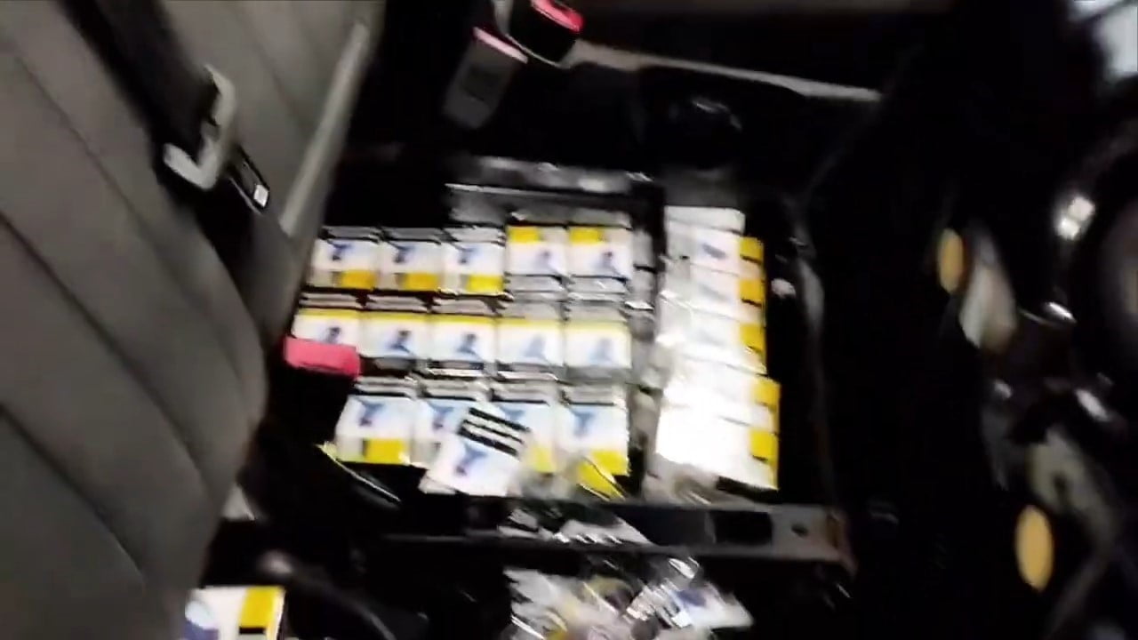 SINIRDA KAÇAKÇILIK OPERASYONU: MİNİBÜSTE SİLAH VE MÜHİMMAT ELE GEÇİRİLDİ