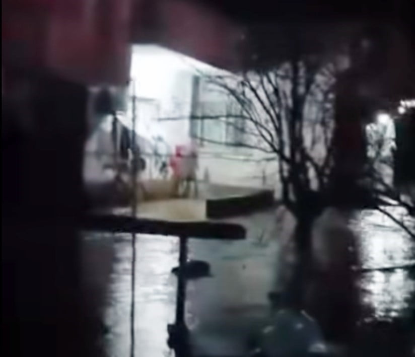 ŞIRNAK’IN KASRİK BELDESİNE BAĞLI KOÇBEYİ KÖYÜNDE ETKİLİ OLAN ŞİDDETLİ SAĞANAK YAĞIŞ SELE DÖNÜŞTÜ....