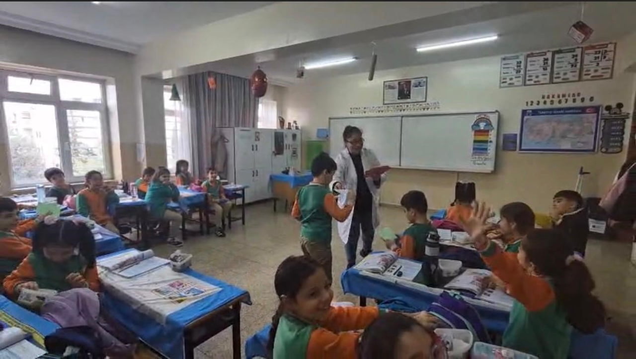 ŞIRNAK’TA VATAN GÖREVİ YAPAN MEHMETÇİKLERDEN ANLAMLI MEKTUPLAR MİNİK ÖĞRENCİLERE ULAŞTI. BU...