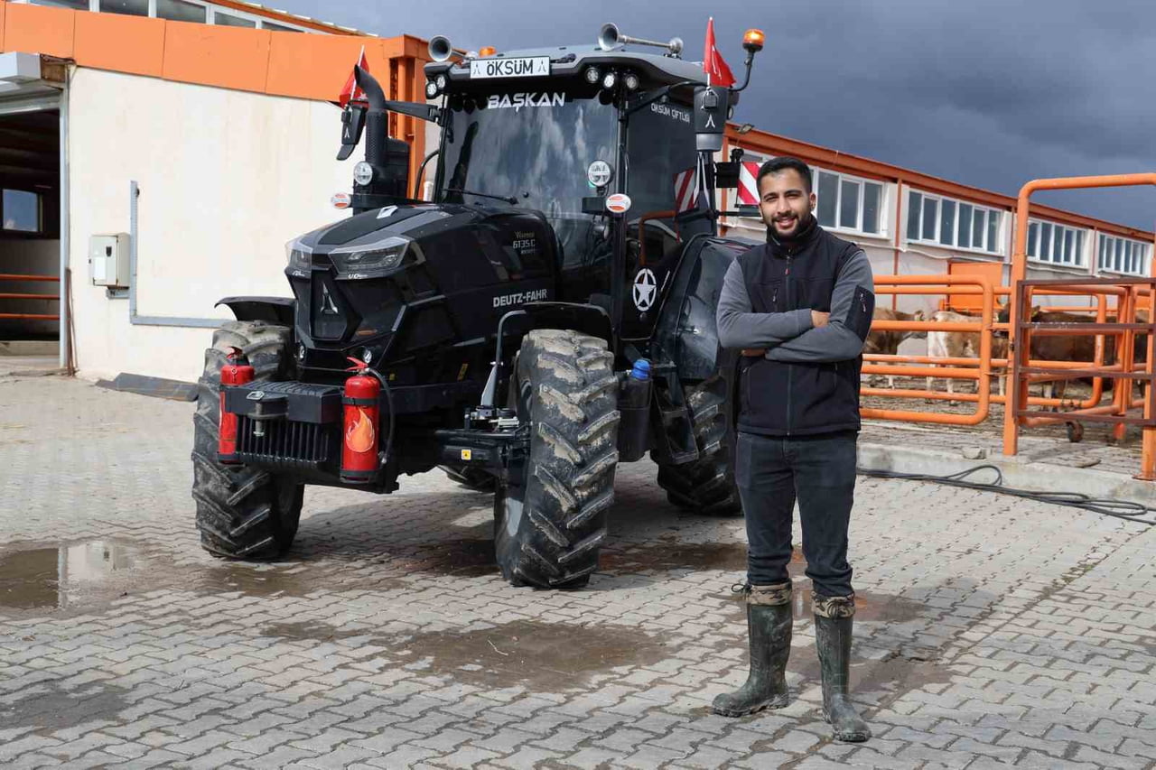 SİVAS’TA YAŞAYAN 20 YAŞINDAKİ ENES ÖKSÜM, ÜNİVERSİTE ÖĞRENİMİNİ YARIDA BIRAKARAK ÇİFTÇİLİĞE...