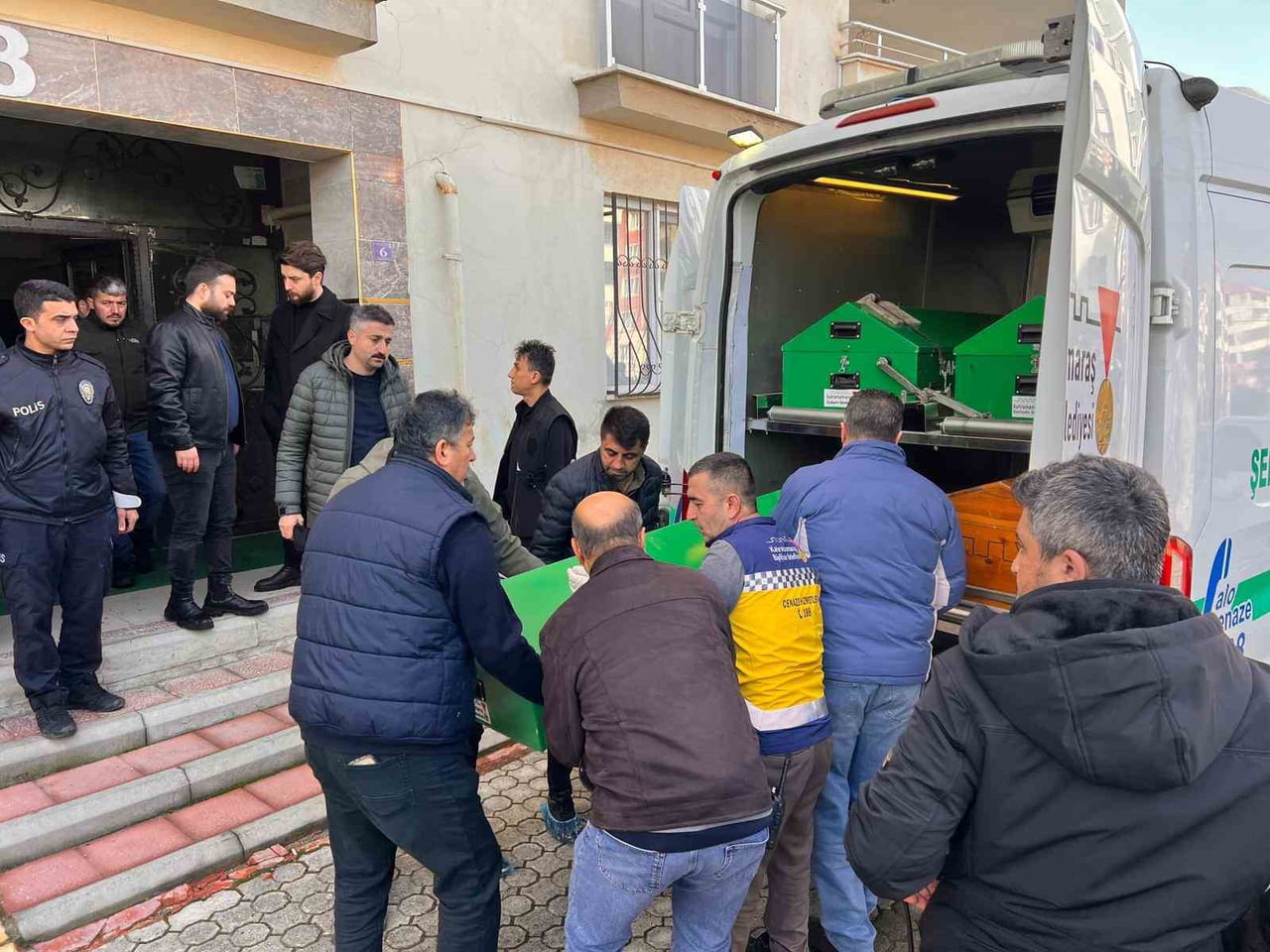 SÜLEYMAN K.'NİN CANSIZ BEDENİ İNCELENMEK ÜZERE MORGA KALDIRILDI.