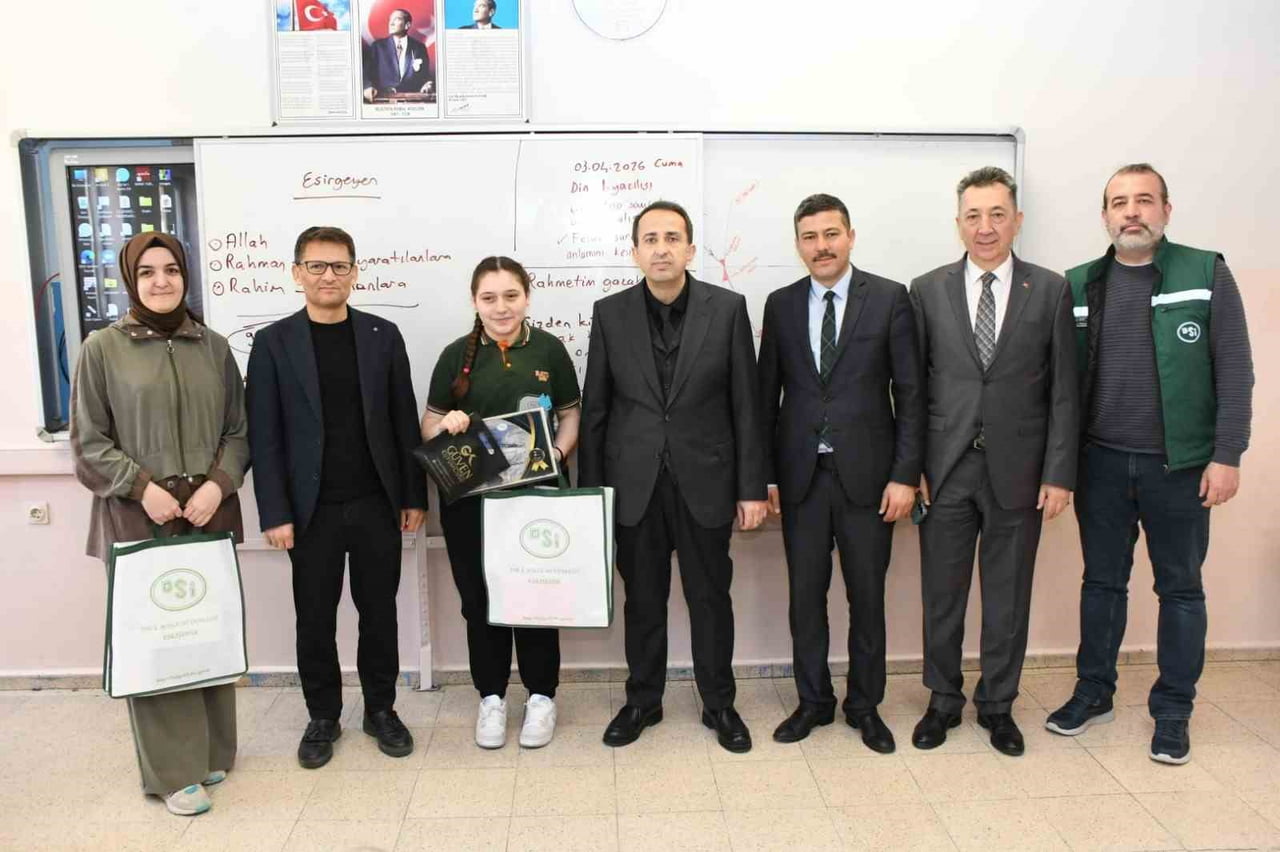 TAKTAK ORTAOKULU 7. SINIF ÖĞRENCİSİ DAMLA SU BAHADIR ÖDÜL VERİLDİ