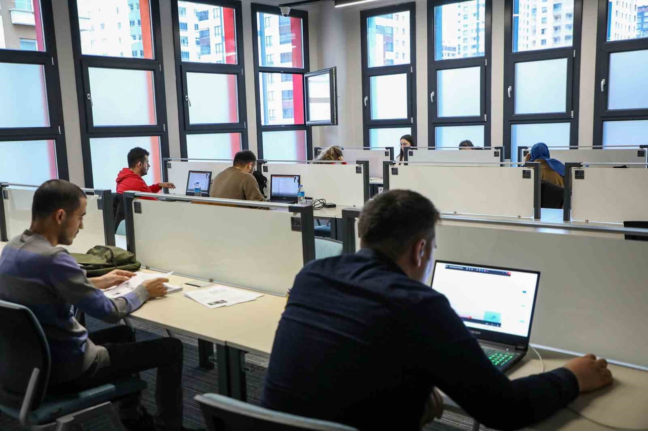 TALAS BELEDİYESİ, KÜTÜPHANELER HAFTASI DOLAYISIYLA HAYATA GEÇİRDİĞİ ÖRNEK PROJELER VE SUNDUĞU...