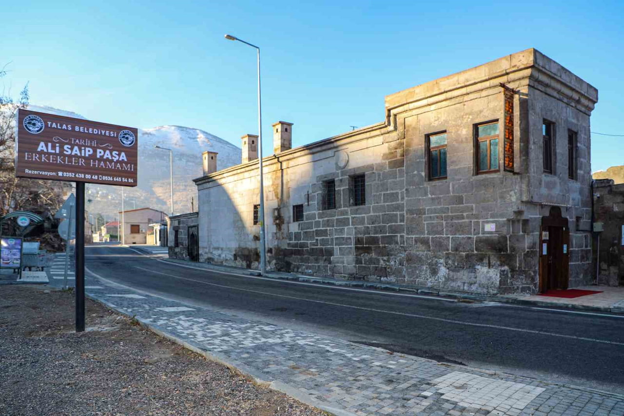 TALAS BELEDİYESİ TARAFINDAN 4 YIL ÖNCE DÜZENLENEREK YENİDEN HİZMETE SUNULAN TARİHİ ALİ SAİP PAŞA...