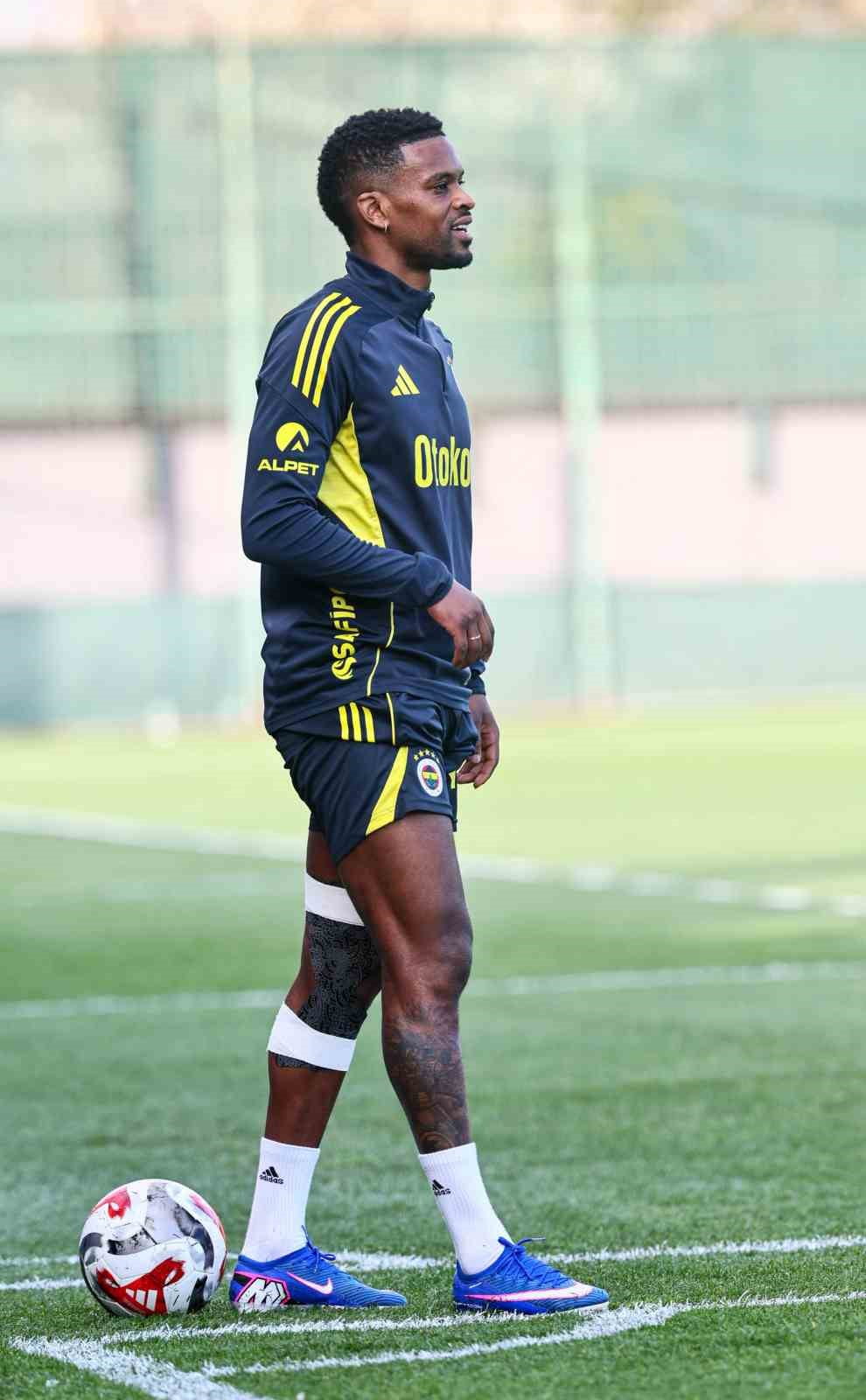 TEDAVİSİ SONA EREN NELSON SEMEDO, TAKIMLA ÇALIŞMALARA BAŞLADI.