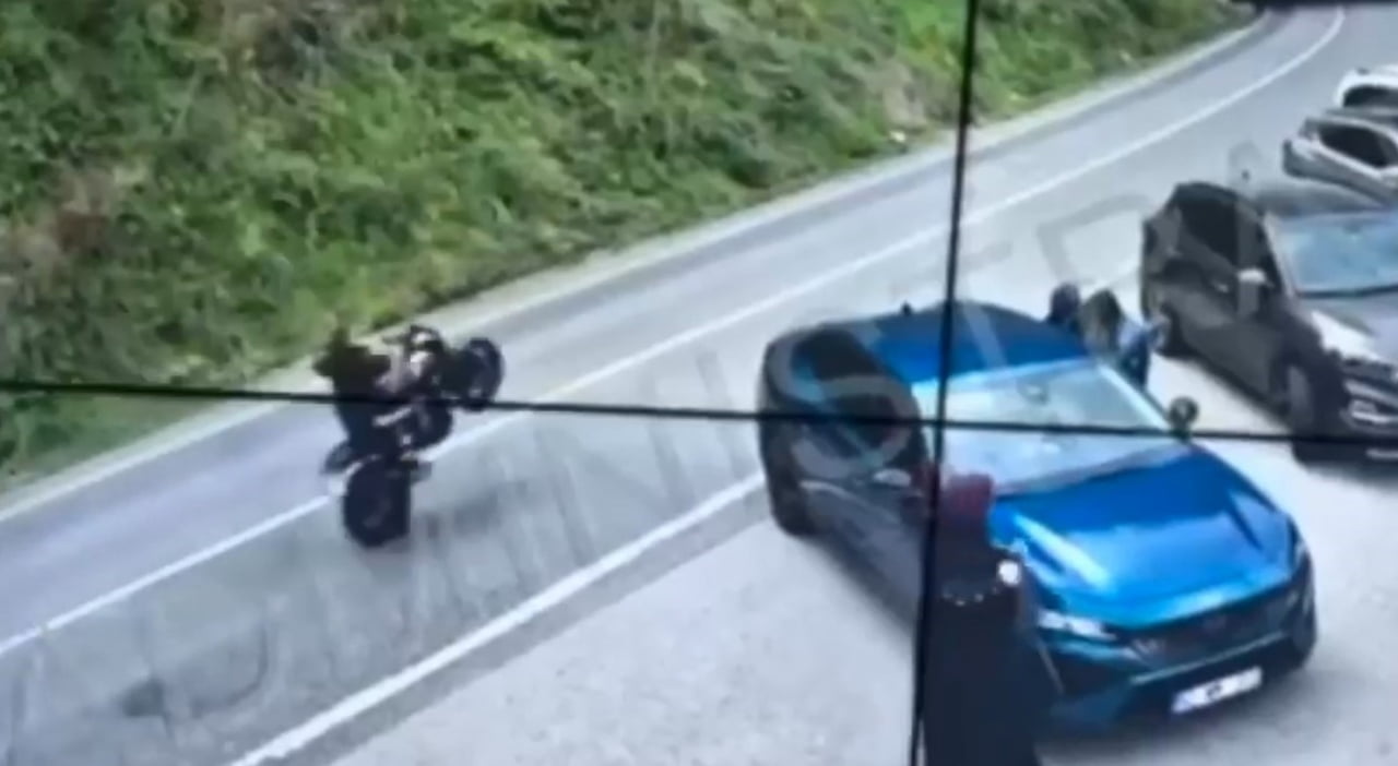 TEHLİKELİ MOTOSİKLET KULLANAN SÜRÜCÜ