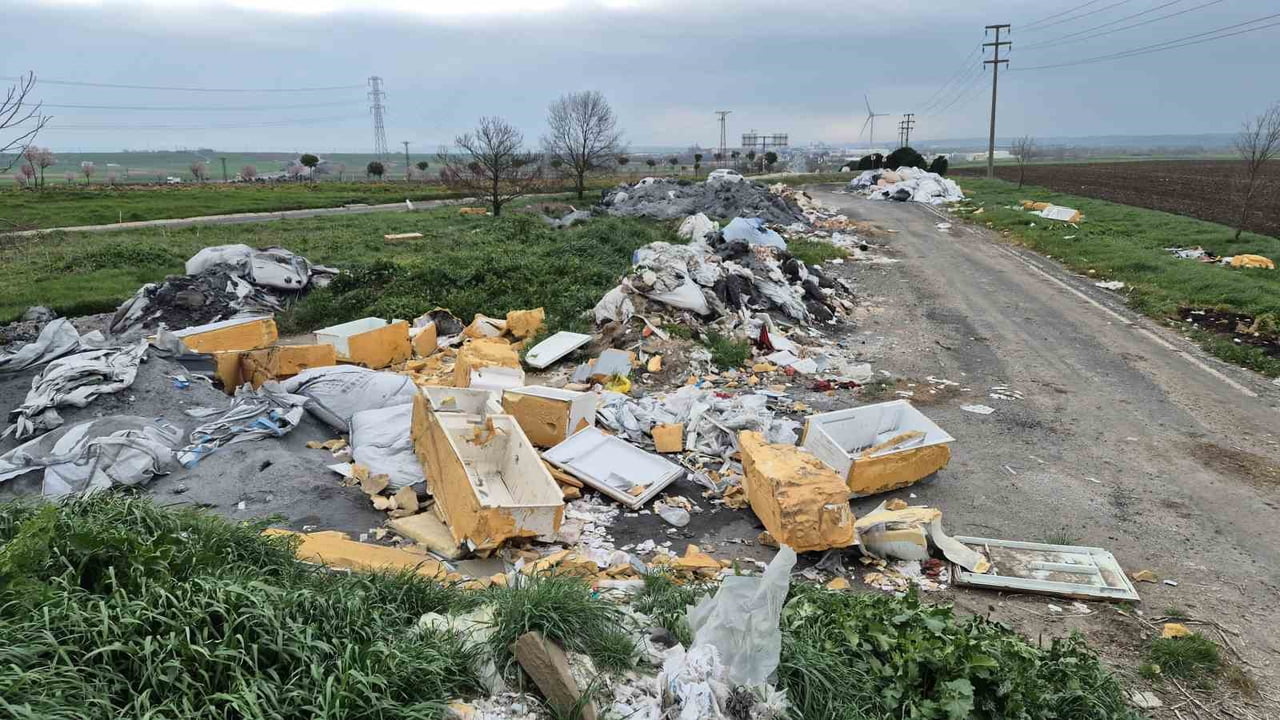 TEKİRDAĞ’IN MURATLI İLÇESİNE BAĞLI BALLIHOCA MAHALLESİ MERASINA VE ÇEVREDEKİ YOLLARA KİMLİĞİ...