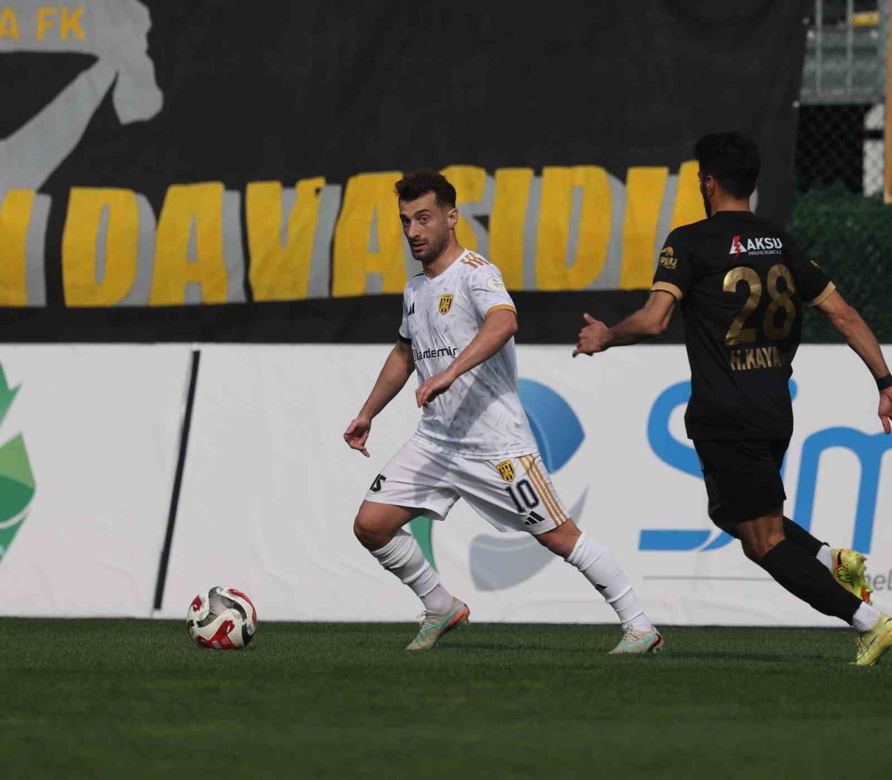 TFF 2. LİG KIRMIZI GRUP’UN 30. HAFTASINDA ALİAĞA FK, KONUK ETTİĞİ ISPARTA 32 SPOR’A 5-1 MAĞLUP...