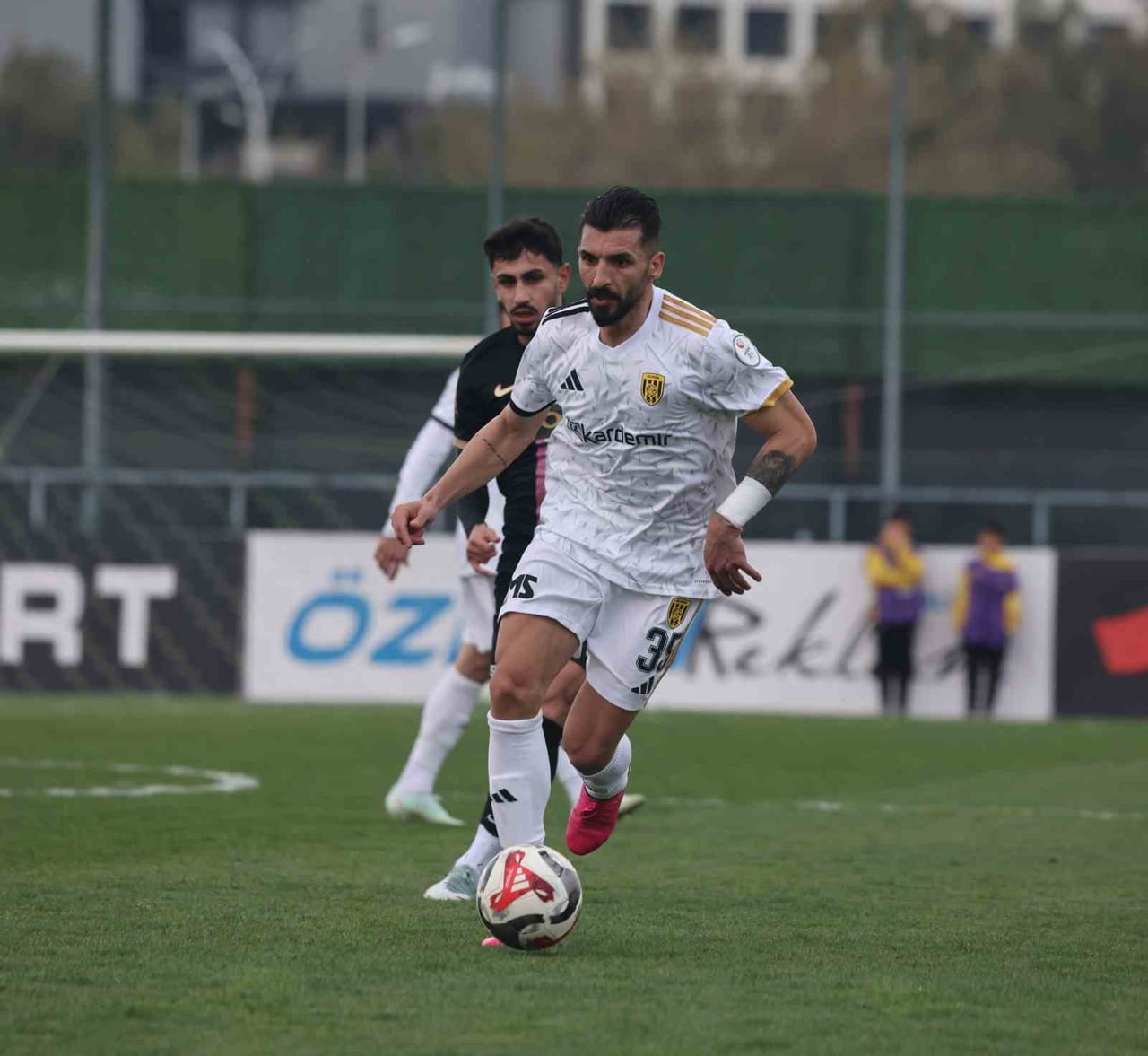 TFF 2. LİG KIRMIZI GRUP’UN 30. HAFTASINDA ALİAĞA FK, KONUK ETTİĞİ ISPARTA 32 SPOR’A 5-1 MAĞLUP...