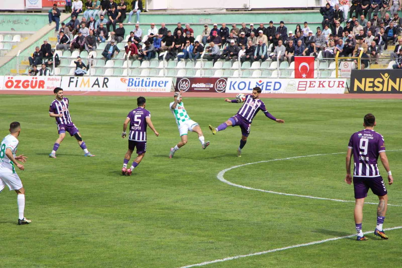 TFF 3. LİG 3. GRUP 27. HAFTA KARŞILAŞMASINDA AMASYASPOR, KONUK ETTİĞİ KARADENİZ EREĞLİ...