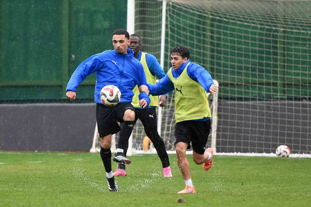 TRENDYOL 1. LİG’İN 33. HAFTASINDA DEPLASMANDA ADANA DEMİRSPOR’A KONUK OLACAK OLAN MANİSA FUTBOL...