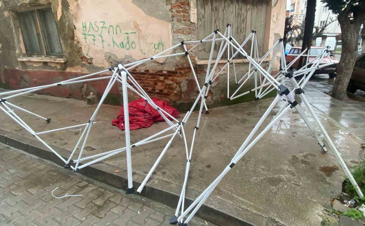 TURGUTLU BELEDİYESİ TARAFINDAN VATANDAŞLARIN KULLANIMI İÇİN ÜCRETSİZ OLARAK VERİLEN TAZİYE...