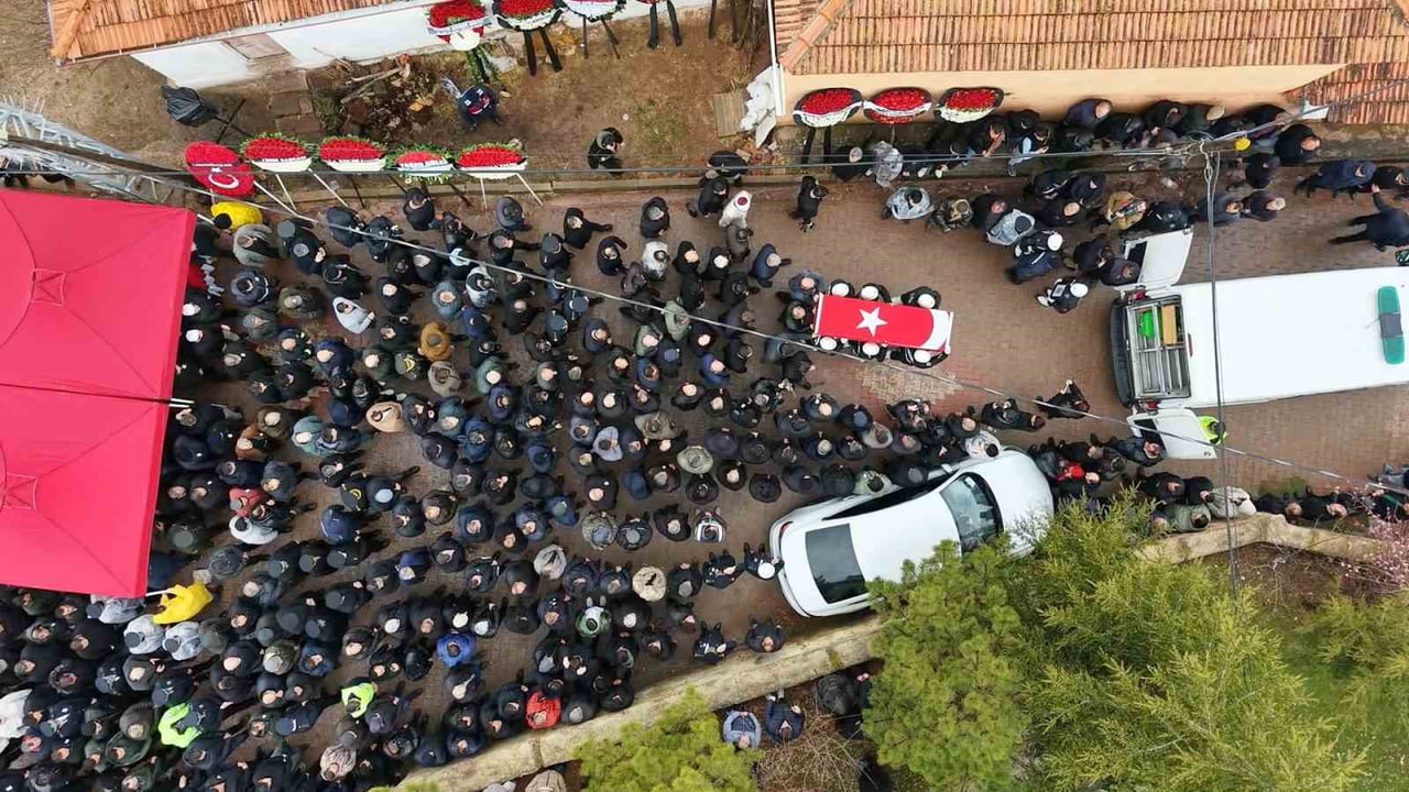 TÜRK BAYRAĞINA SARILI ŞEHİDİN NAAŞI, MEMLEKETİ KIRIKKALE'NİN KAZMACA KÖYÜNE GETİRİLDİ. ŞEHİT POLİS...