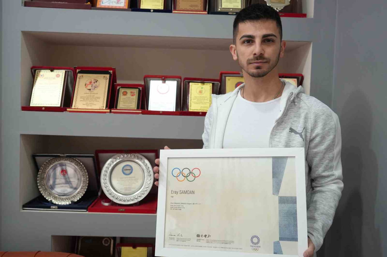 TÜRK KARATESİNE YILLARCA DAMGA VURAN MİLLİ SPORCU ERAY ŞAMDAN, BİR SÜRE ÖNCE ALDIĞI KARARLA AKTİF...