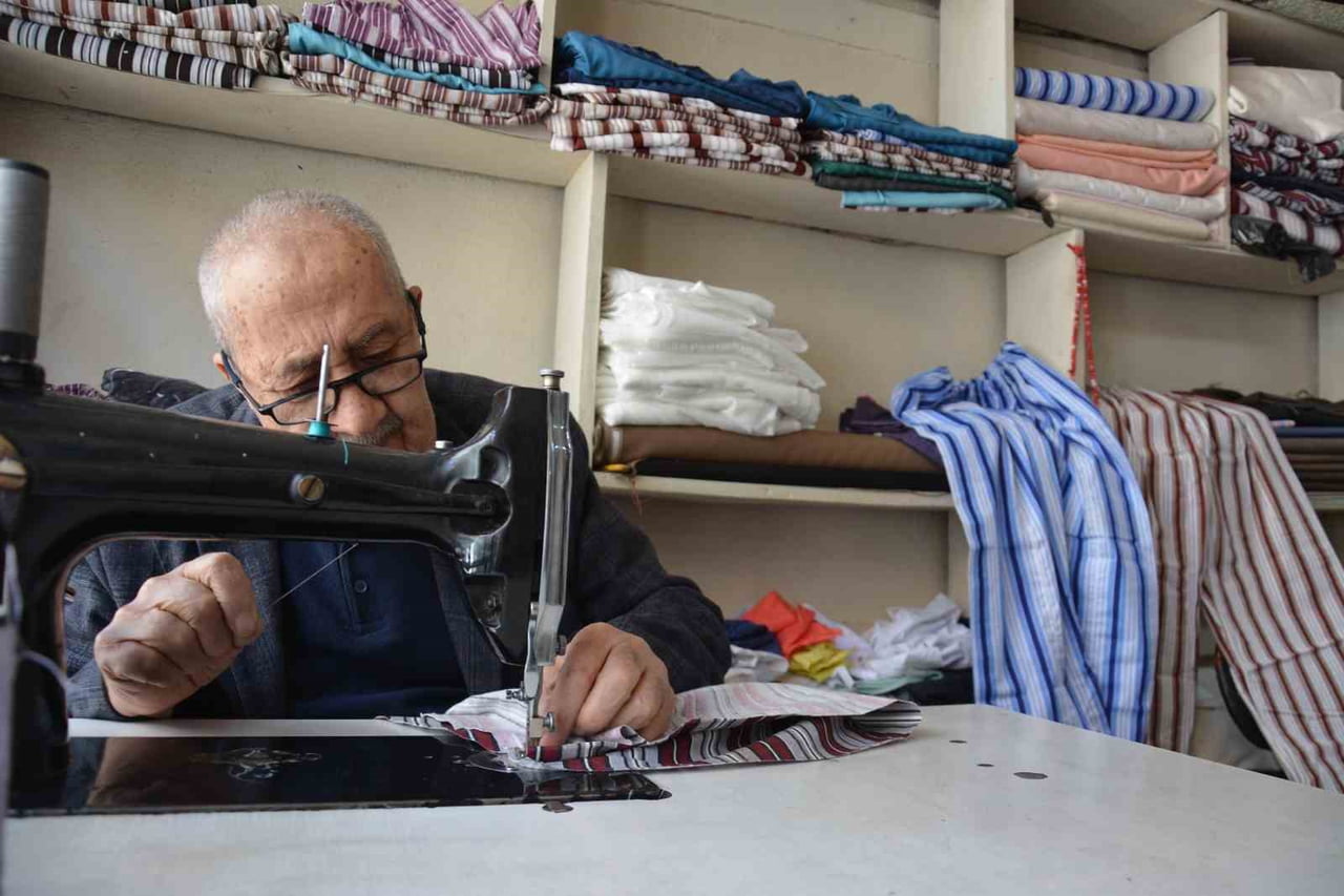 TÜRKİYE'DE ÖZELLİKLE 1960, 1970 VE 1980'LERİN SONUNA KADAR MODA OLAN BÖLÜNMÜŞ PİJAMA TAKIMLARI...