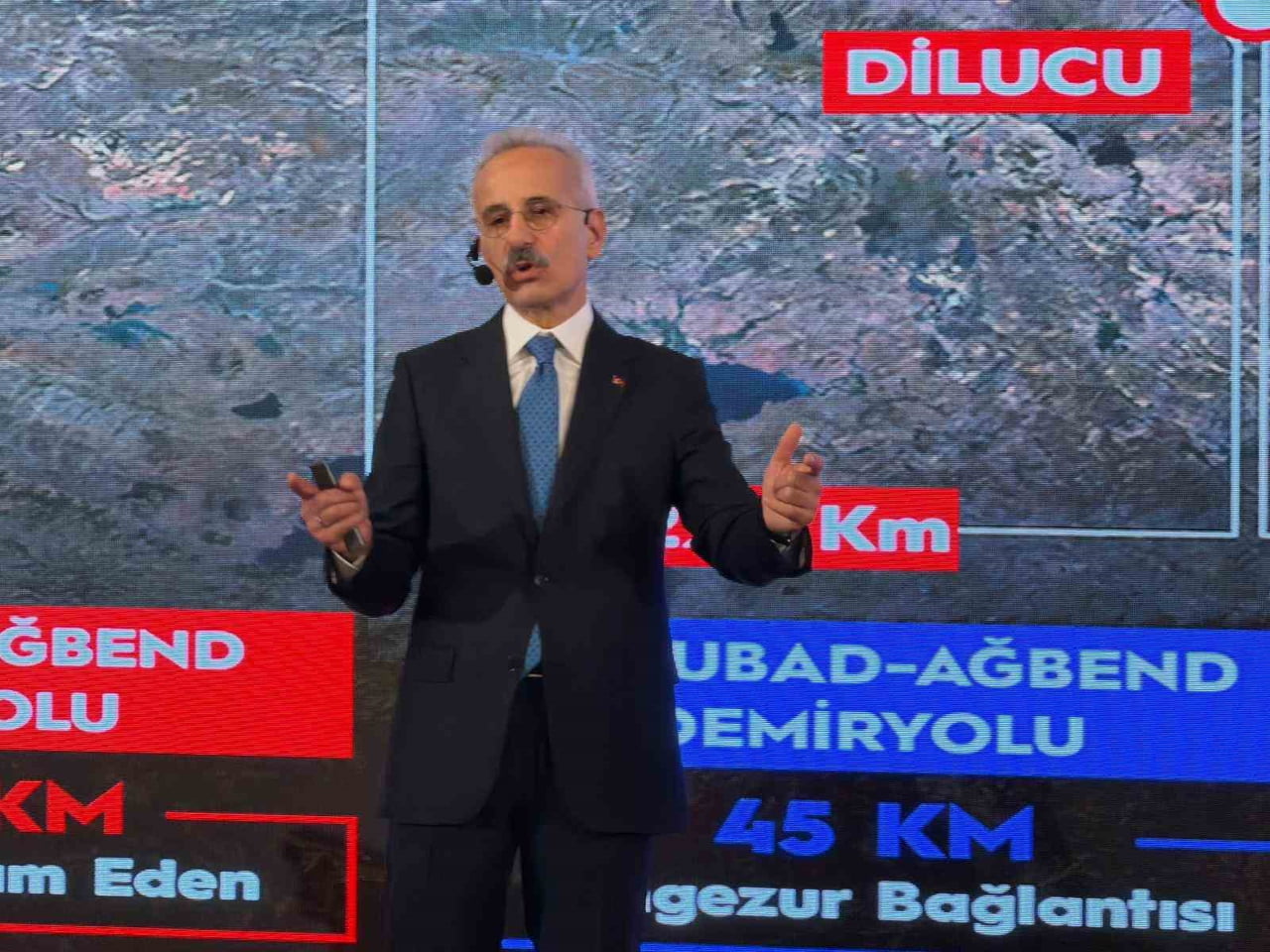TÜRKİYE CUMHURİYETİ ULAŞTIRMA VE ALTYAPI BAKANI ABDULKADİR URALOĞLU TRABZON'DA AK PARTİ DOĞU...