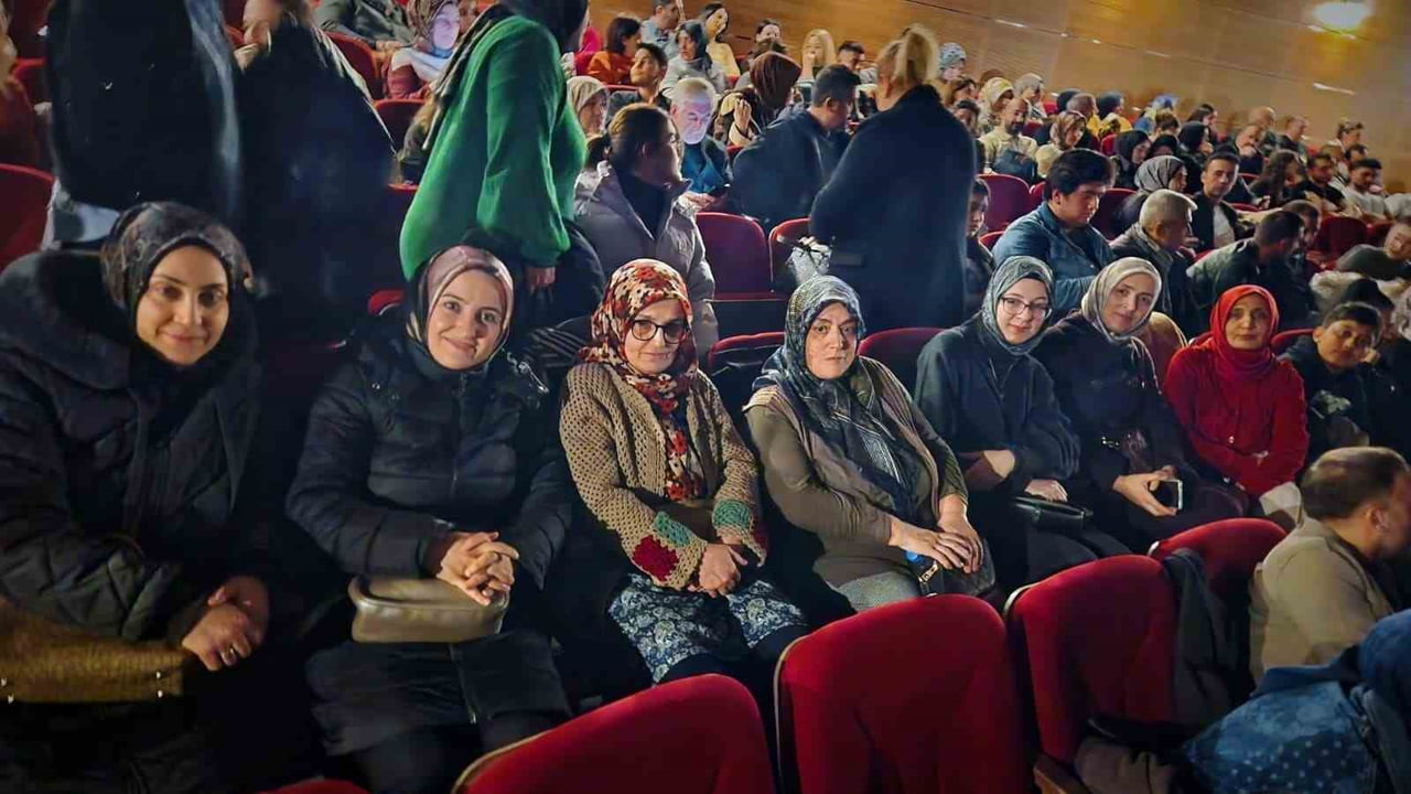 TÜRKİYE DİL VE EDEBİYAT DERNEĞİ ERZURUM ŞUBESİ KADIN KOMİSYONU ÜYELERİ, BAŞKAN FİLİZ GÜNDEREN...