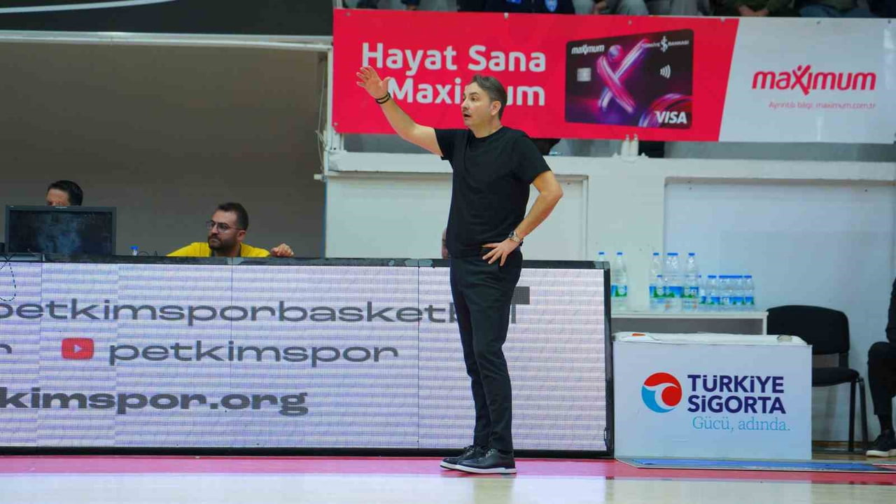 TÜRKİYE SİGORTA BASKETBOL SÜPER LİGİ EKİPLERİNDEN İZMİR TEMSİLCİSİ ALİAĞA PETKİMSPOR, BAŞANTRENÖR...