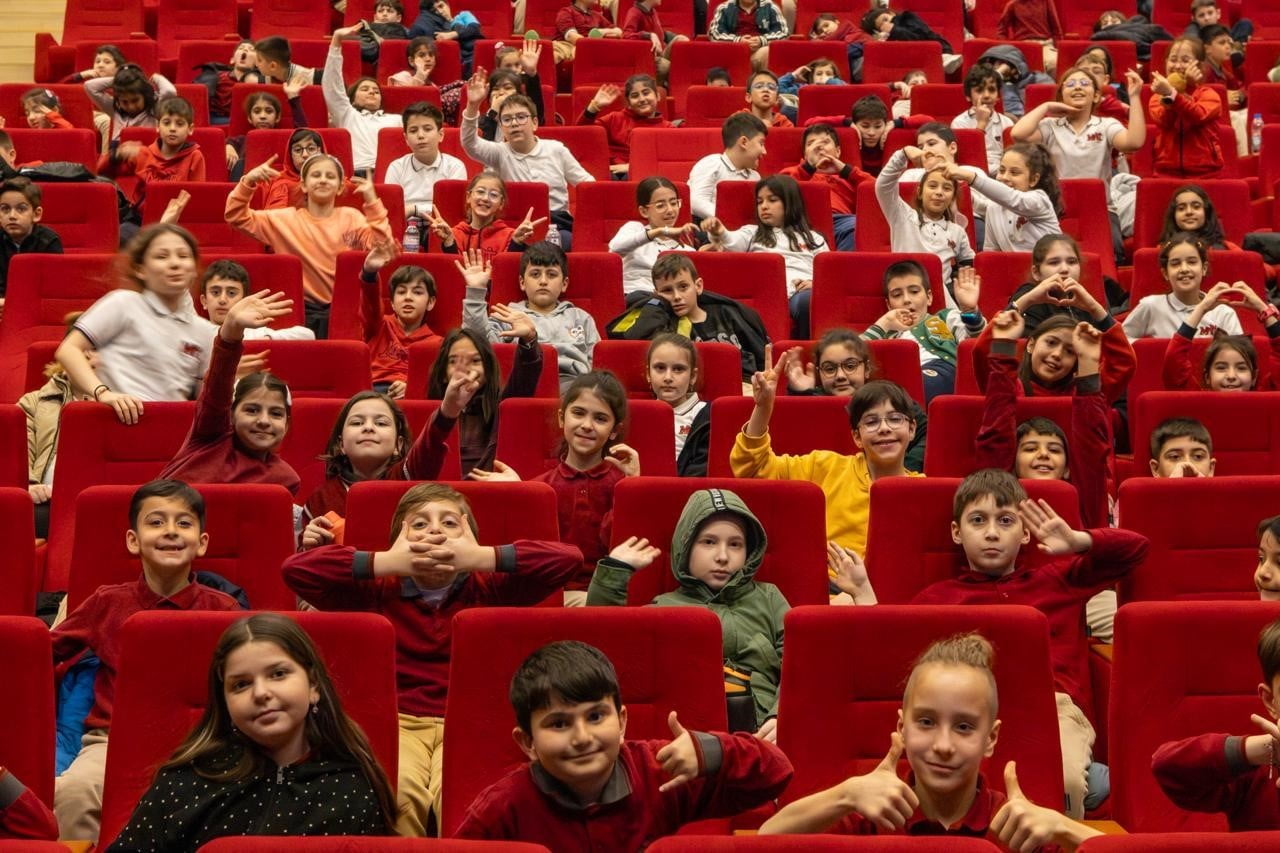 ÜMRANİYE BELEDİYESİ KÜLTÜR SANAT SEZONU BOYUNCA DÜZENLENEN ÇOCUK TİYATROLARI VE ANİMASYON FİLM...