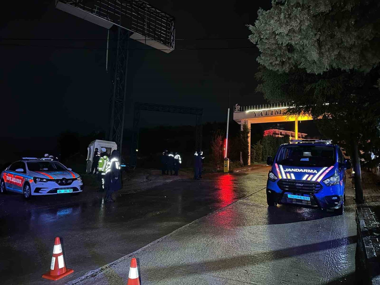 UŞAK BELEDİYE BAŞKANI ÖZKAN YALIM’IN HAKKINDA YÜRÜTÜLEN "RÜŞVET" SORUŞTURMASI KAPSAMINDA GÖZALTINA...