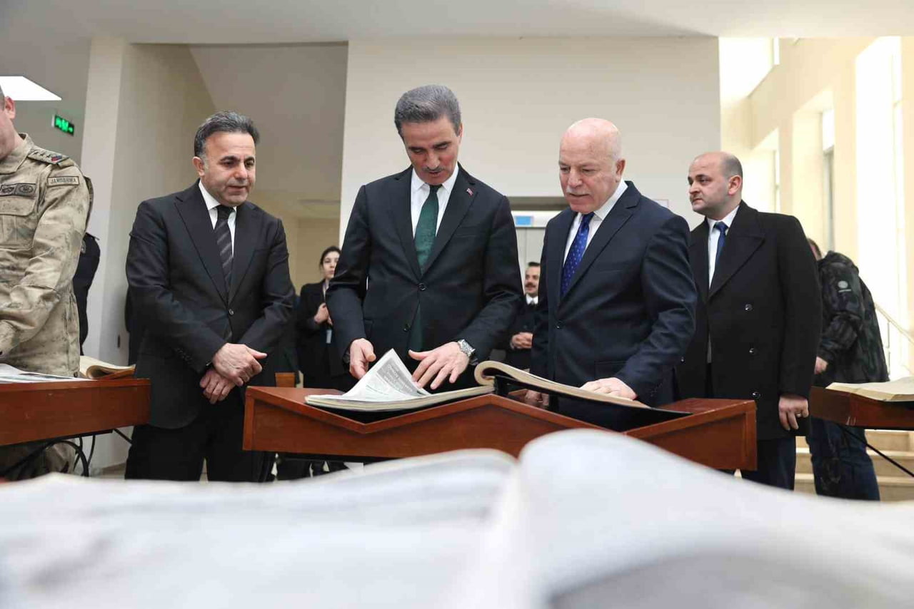 VALİ AYDIN BARUŞ VE BÜYÜKŞEHİR BELEDİYE BAŞKANI MEHMET SEKMEN,  62. KÜTÜPHANELER HAFTASI...