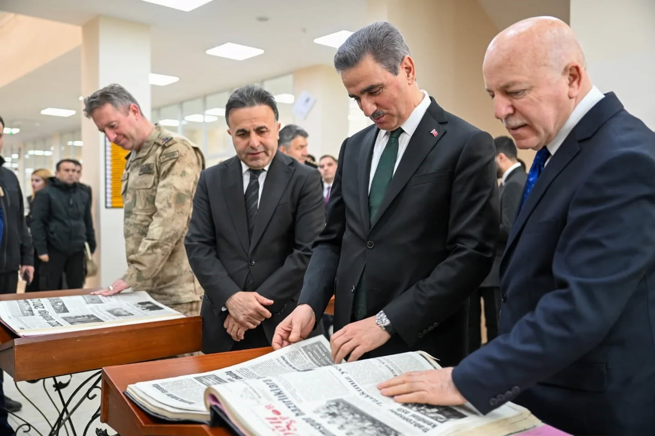VALİ AYDIN BARUŞ VE BÜYÜKŞEHİR BELEDİYE BAŞKANI MEHMET SEKMEN,  62. KÜTÜPHANELER HAFTASI...
