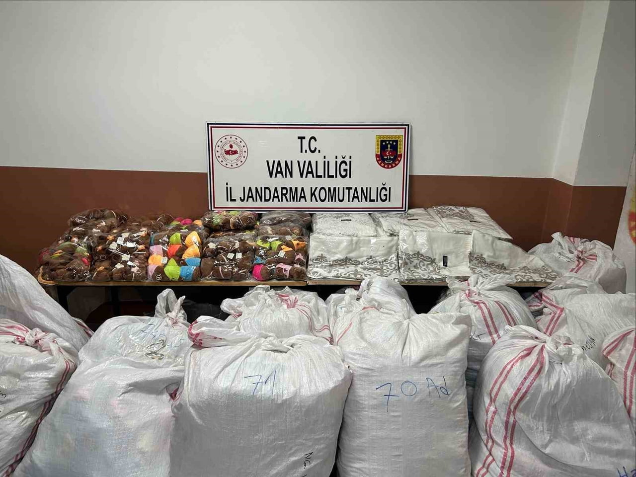 VAN’IN BAŞKALE İLÇESİNDE JANDARMA EKİPLERİNCE YÜRÜTÜLEN ÇALIŞMALAR SONUCUNDA 6 MİLYON TL DEĞERİNDE...