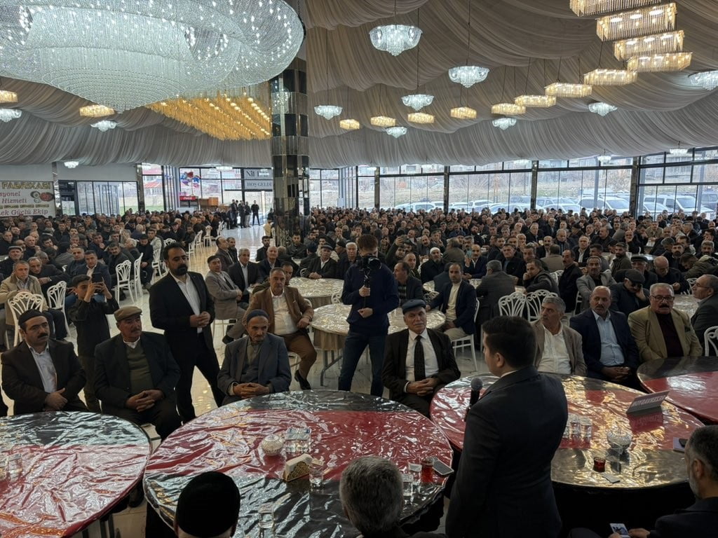 VAN’IN ÖZALP İLÇESİNDE 23 YIL ÖNCE 4 KİŞİNİN HAYATINI KAYBETTİĞİ KAN DAVASI, DÜZENLENEN BARIŞ...