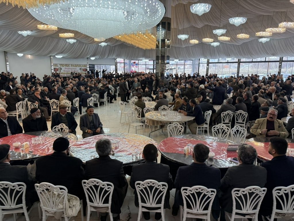 VAN’IN ÖZALP İLÇESİNDE 23 YIL ÖNCE 4 KİŞİNİN HAYATINI KAYBETTİĞİ KAN DAVASI, DÜZENLENEN BARIŞ...