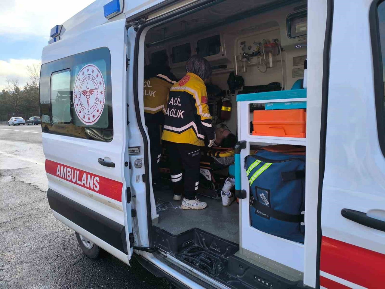 YARALI SÜRÜCÜ MARDİN EĞİTİM VE ARAŞTIRMA HASTANESİNE KALDIRILDI.
