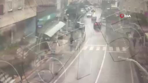 Yaya geçidinde otomobilin çarptığı kadının ölümüne ilişkin davada sanığa tahliye