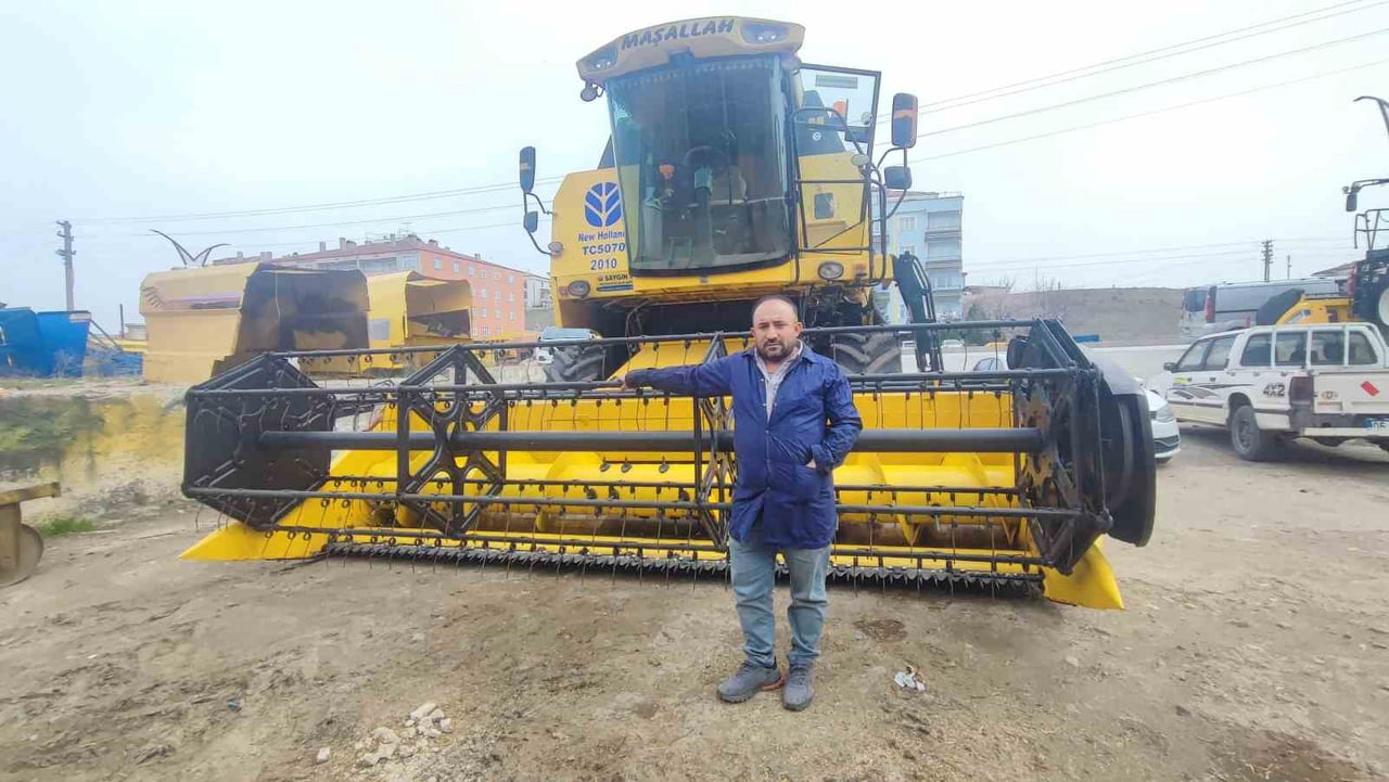 YOZGAT’IN YERKÖY İLÇESİNDE BİÇERDÖVER USTALARI, GÜNEYDOĞU ANADOLU BÖLGESİ’NDE BAŞLAYACAK HASAT...