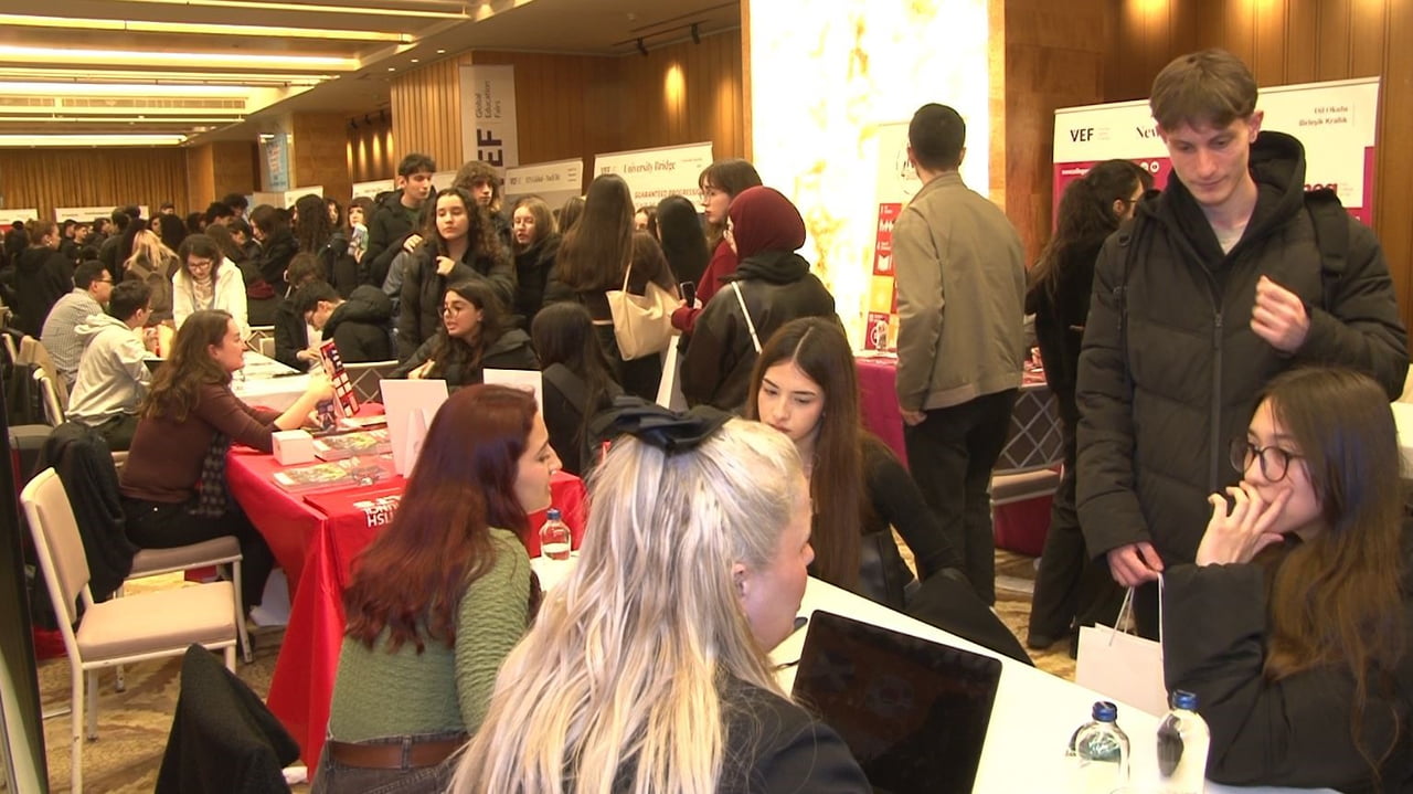 YURTDIŞINDA EĞİTİM HAYALİ KURAN ÖĞRENCİLER İÇİN DÜZENLENEN VEF YURTDIŞI EĞİTİM FUARI, İSTANBUL’DA...