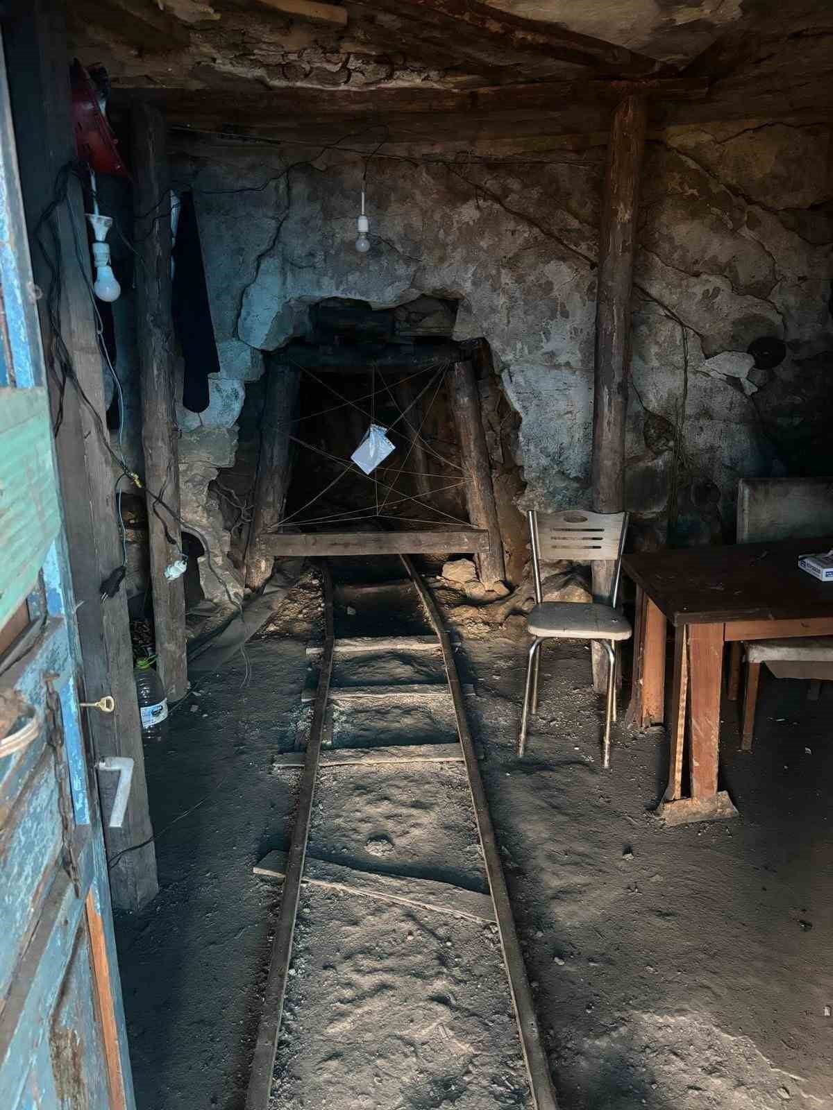 ZONGULDAK'TA JANDARMA VE EMNİYET EKİPLERİNİN GEÇTİĞİMİZ HAFTA GERÇEKLEŞTİRDİĞİ OPERASYONLARDA...