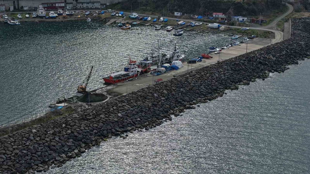 15 NİSAN İTİBARIYLA SONA ERECEK OLAN DENİZLERDE SU ÜRÜNLERİ AVCILIK SEZONU ÖNCESİNDE BALIK HALİ...