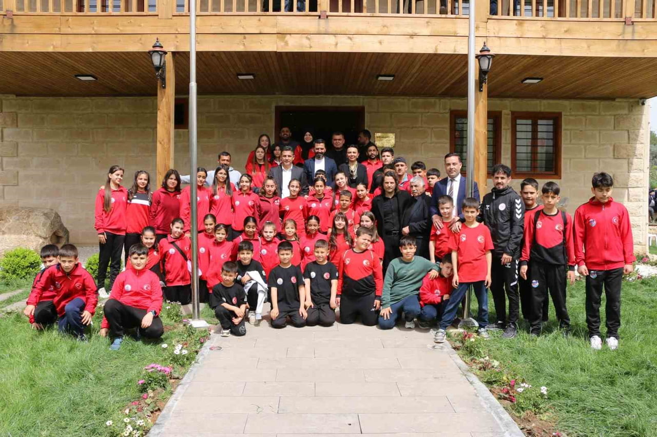 1960 ROMA OLİMPİYATLARI’NDA ALTIN MADALYA KAZANARAK TÜRK GÜREŞ TARİHİNE ADINI YAZDIRAN MİLLİ...