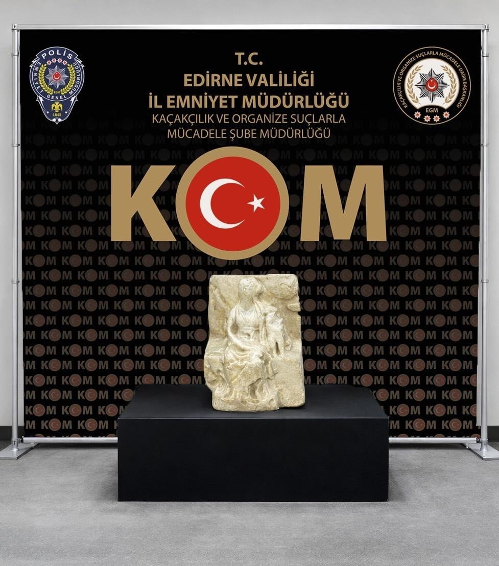 2 BİN YILLIK HEYKEL ELE GEÇİRİLDİ