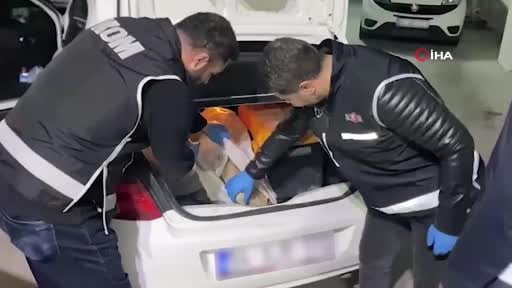 2 bin yıllık heykel ele geçirildi