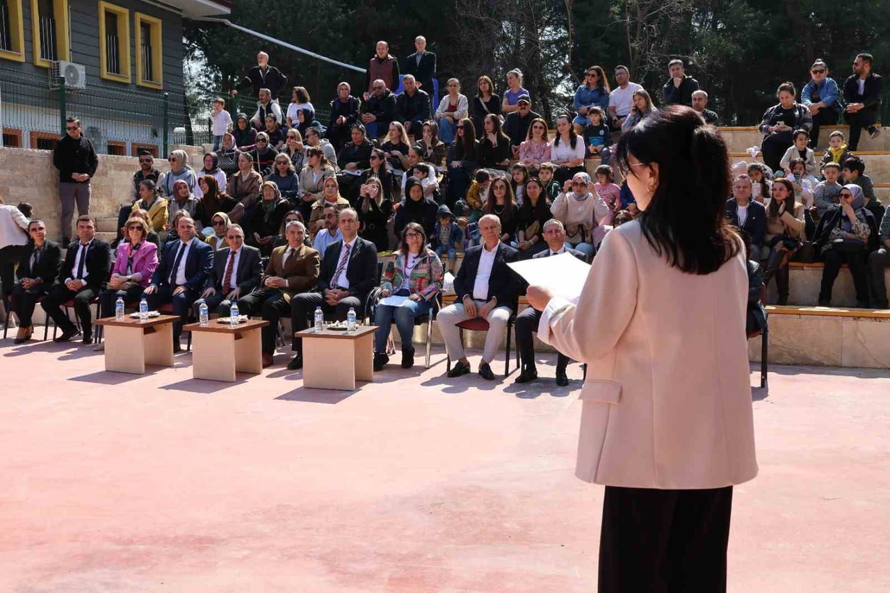 2017 YILINDA HAYATA GEÇİRİLEN "BİR YUMAK UMUT" PROJESİ, BU YIL "ÇOCUK" TEMASIYLA KANSER...