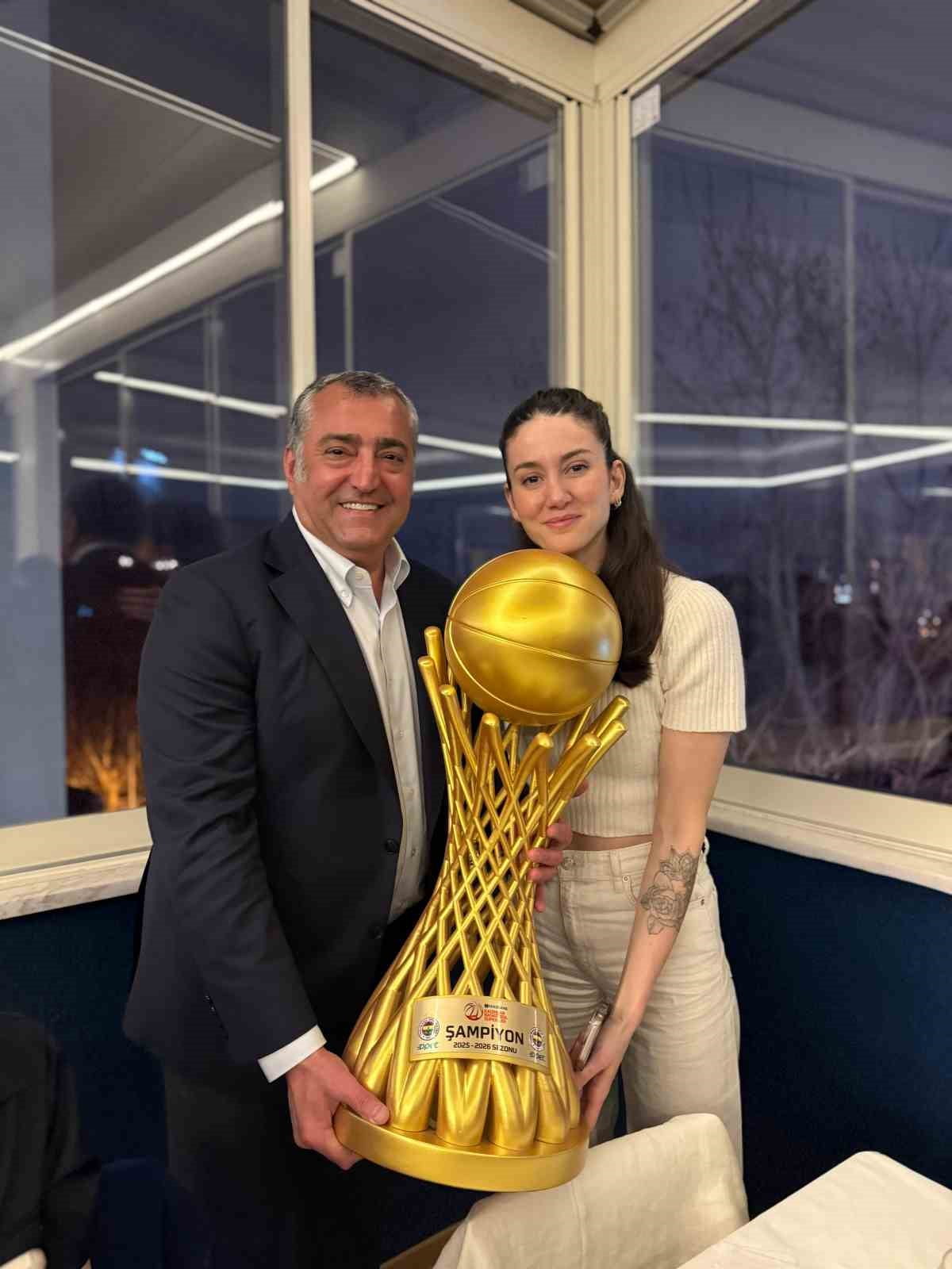 2025-2026 HALKBANK KADINLAR BASKETBOL SÜPER LİGİ’Nİ ŞAMPİYON OLARAK TAMAMLAYAN FENERBAHÇE OPET...