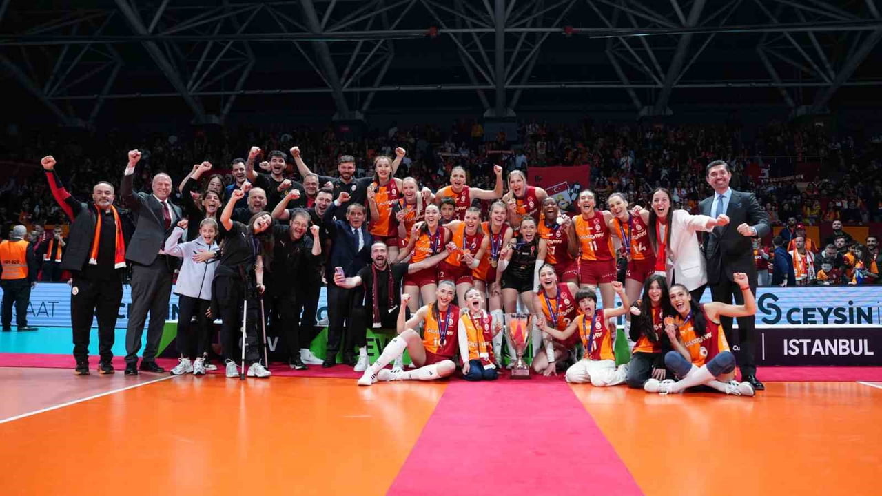 2026 CEV KUPASI ŞAMPİYONU GALATASARAY KADIN VOLEYBOL TAKIMI, DÜZENLENEN TÖRENLE MADALYALARI VE...