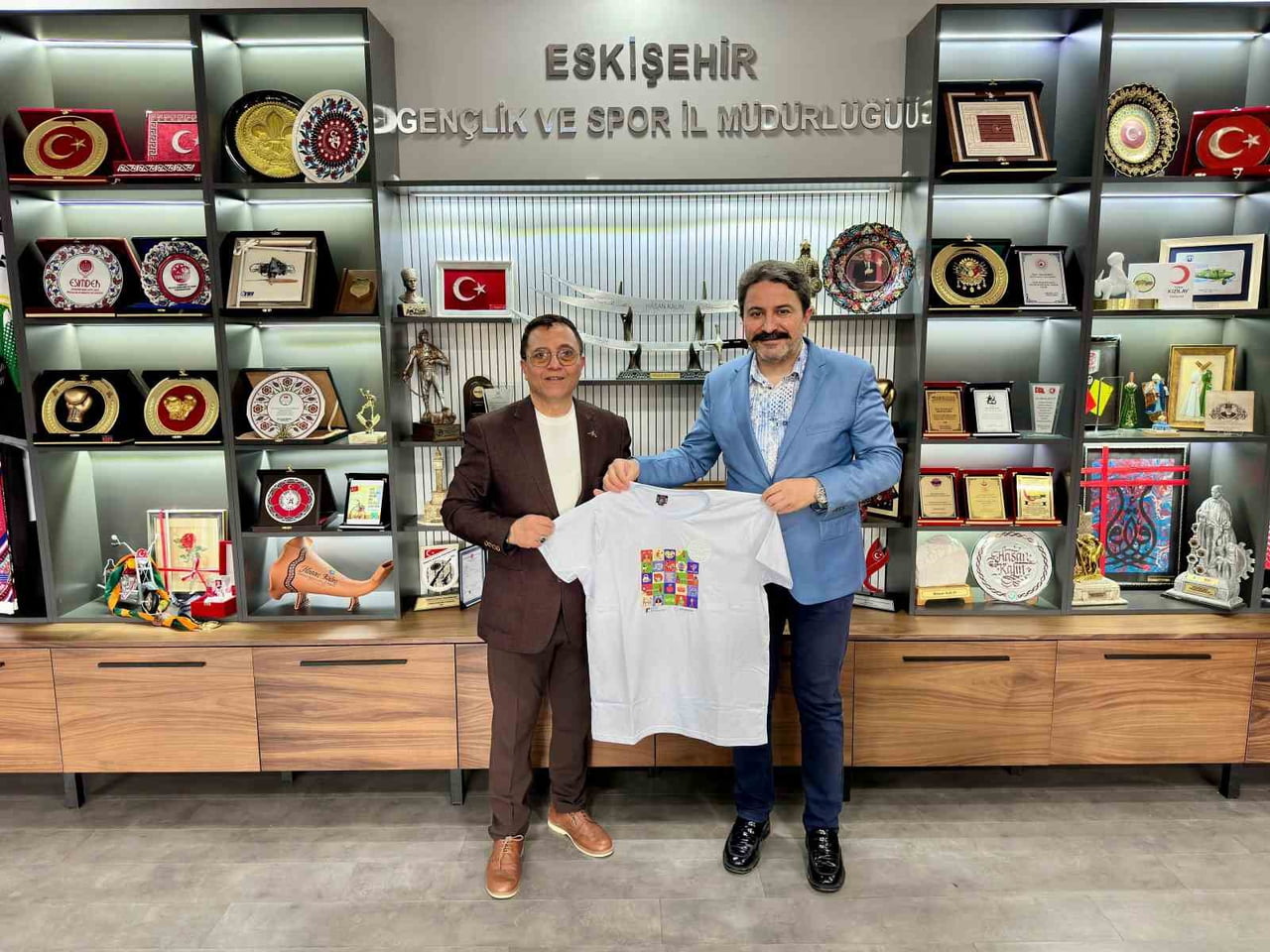 23 NİSAN DÜNYA MASA TENİSİ GÜNÜ ÇERÇEVESİNDE ESKİŞEHİR’DE PROTOKOL ÜYELERİ BİR ARAYA GELEREK...