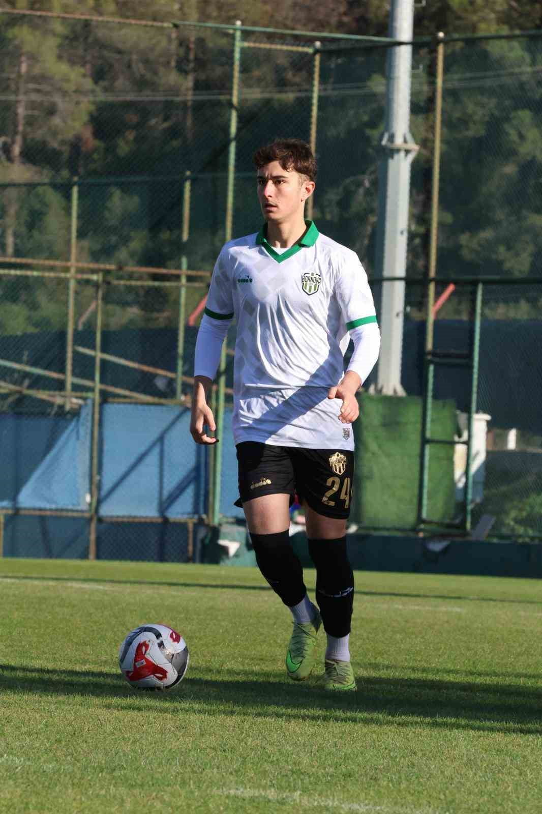 3. LİG EKİPLERİNDEN BORNOVA 1877 SPORTİF A.Ş. FUTBOL KULÜBÜNÜN GENÇ FUTBOLCUSU EGE ASIM DUYAR...