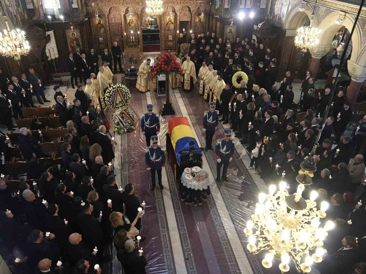 80 YAŞINDA HAYATINI KAYBEDEN RUMEN TEKNİK DİREKTÖR MİRCEA LUCESCU, ROMANYA'DA SON YOLCULUĞUNA...