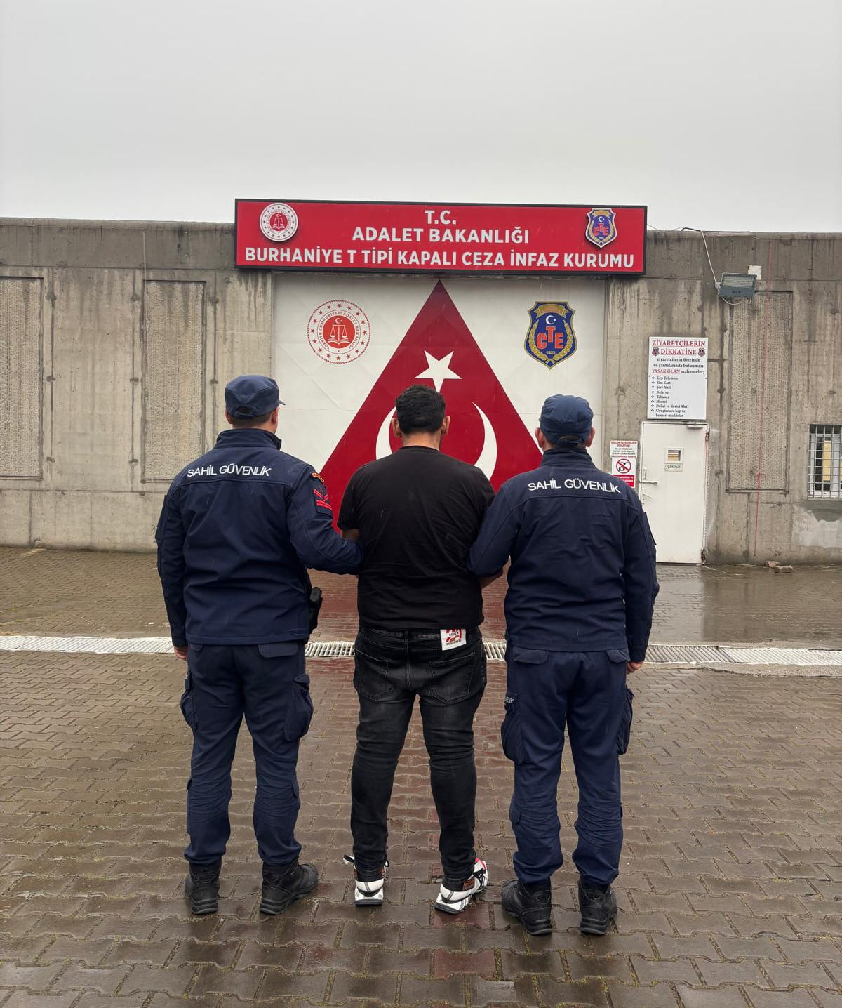 A.H. İSİMLİ TUNUSLU GÖÇMEN KAÇAKÇISI TUTUKLANDI
