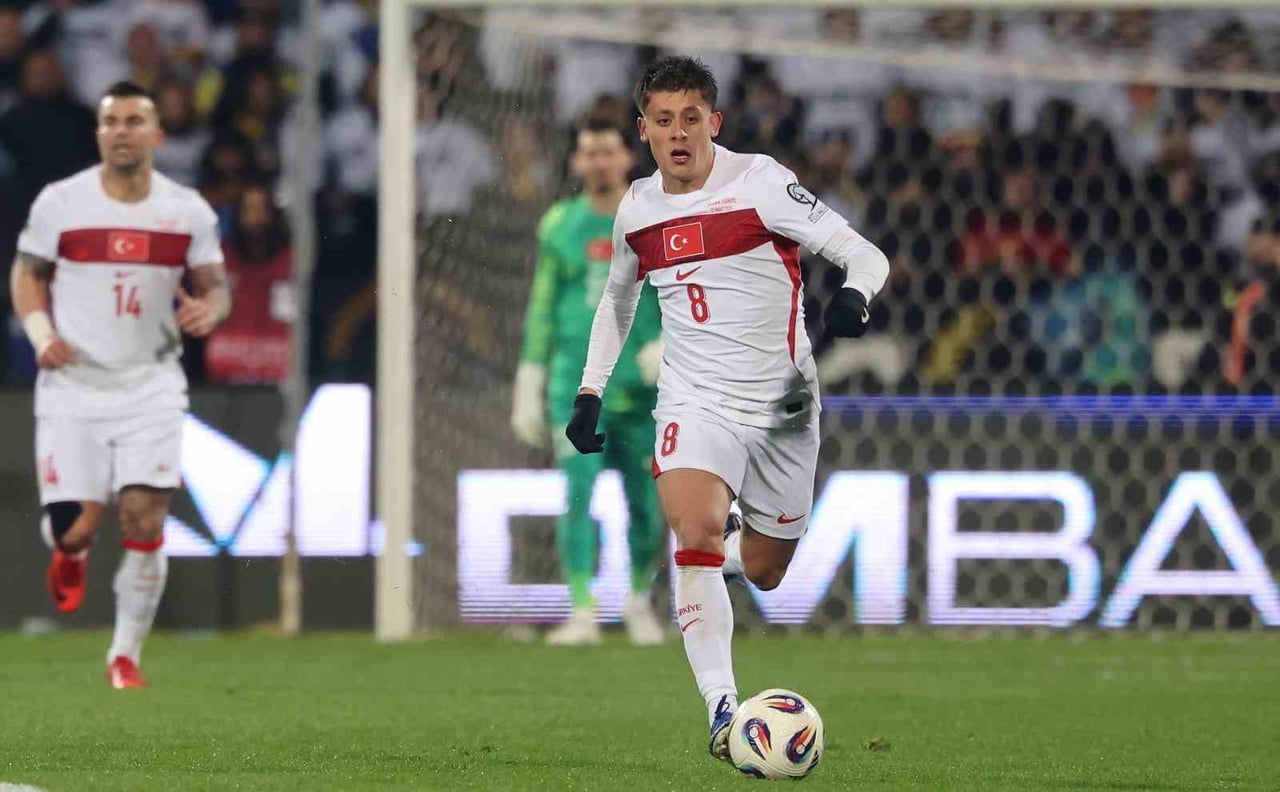 A MİLLİ FUTBOL TAKIMI, FIFA DÜNYA KUPASI'NDA D GRUBU'NDA ABD, PARAGUAY VE AVUSTRALYA İLE...