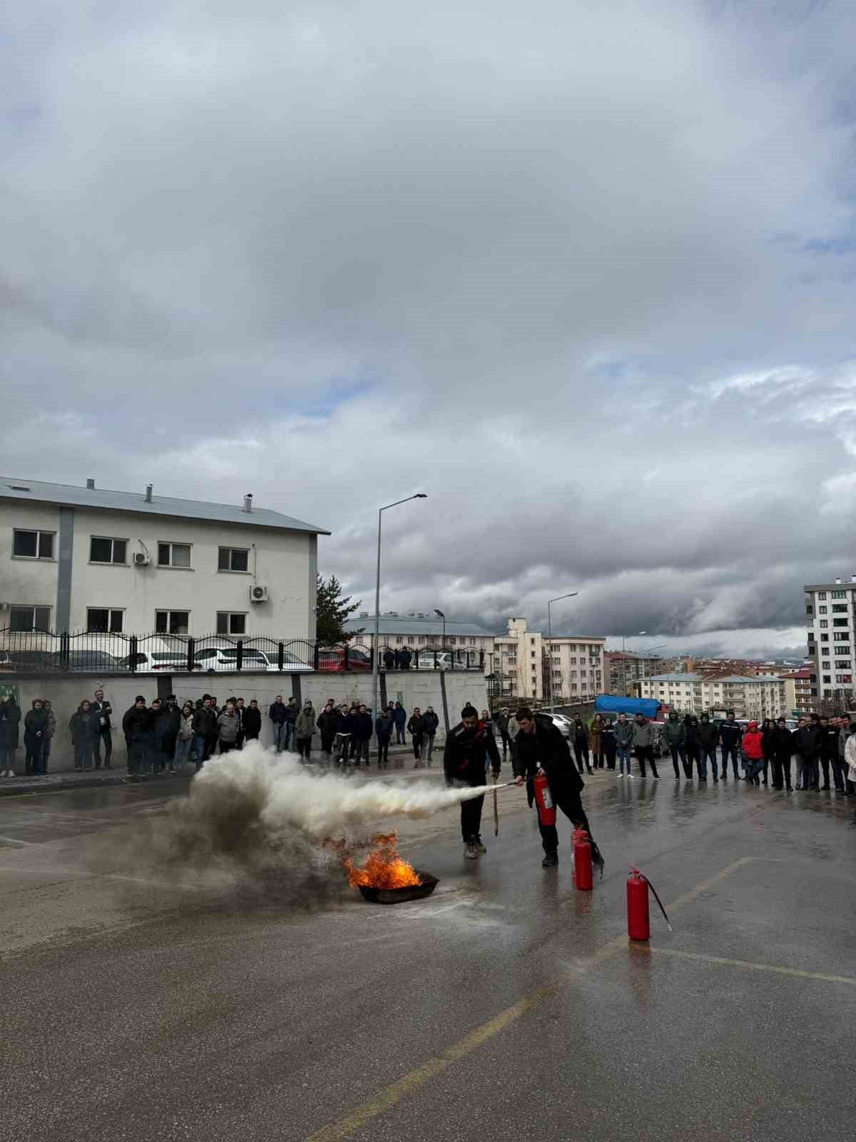 ACİL DURUMLARIN ÖNGÖRÜLEMEZ DOĞASINA KARŞI HAZIRLIKLI OLMANIN HAYATİ ÖNEM TAŞIDIĞI BİLİNCİYLE...