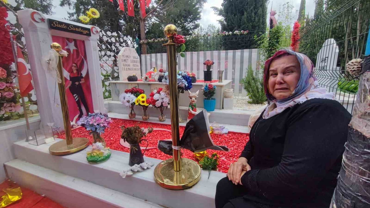 ACILI ANNE, MEZARIN DAĞITILDIĞINI VE BÜYÜK SAYGISIZLIK YAPILDIĞINI BELİRTEREK GÖZYAŞLARI İÇİNDE...