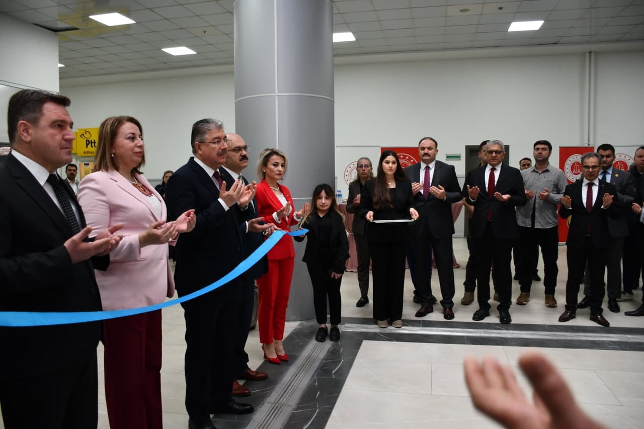 AÇILIŞA VALİ DR. ERDİNÇ YILMAZ DA KATILDI